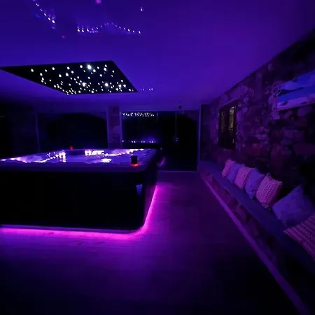 Holiday home Pleine Campagne Jacuzzi 15 Mn Saint Florent *