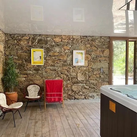 Pleine Campagne Jacuzzi 15 Mn Saint Florent Holiday home *